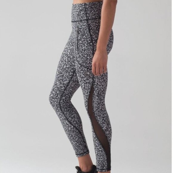 Lululemon Women's Invigorate Tight in Daisy Dust Alpine White Size 4 - Picture 1 of 10